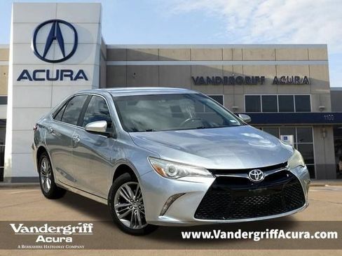 Used 2017 Toyota Camry SE FWD image 1
