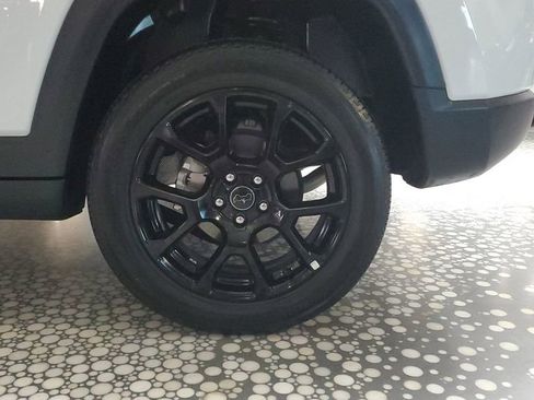 Used 2026 Jeep Compass Latitude image 6