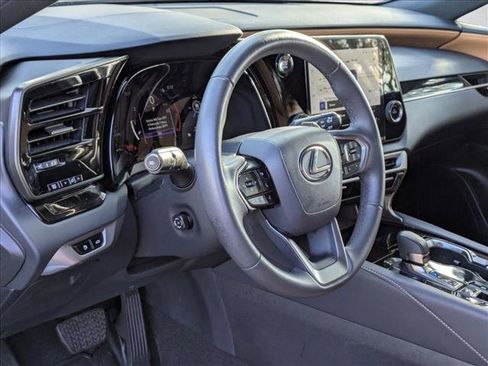Used 2025 Lexus RX 350 FWD w/ Technology Package image 10