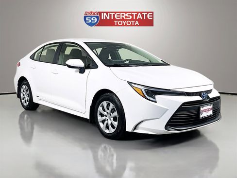 Certified 2025 Toyota Corolla LE image 1