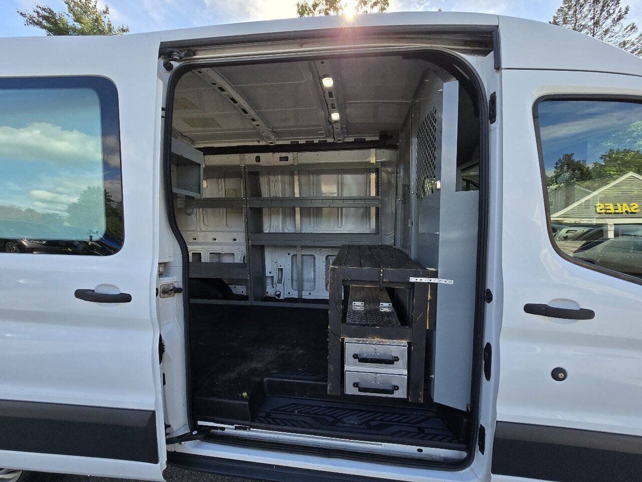 Used 2018 Ford Transit 250 148 Medium Roof RWD image 18