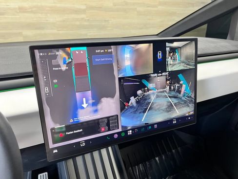 Used 2024 Tesla Cybertruck Cyberbeast AWD/4WD image 14