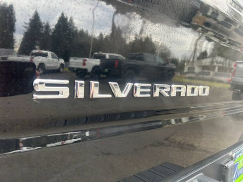 Used 2022 Chevrolet Silverado 1500 High Country w/ Technology Package AWD/4WD image 33