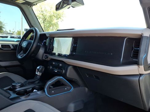 Used 2023 Ford Bronco Wildtrak AWD/4WD image 11