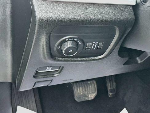 Certified 2024 Jeep Grand Cherokee Limited AWD/4WD image 17