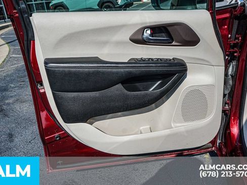 Used 2022 Chrysler Voyager LX FWD image 51