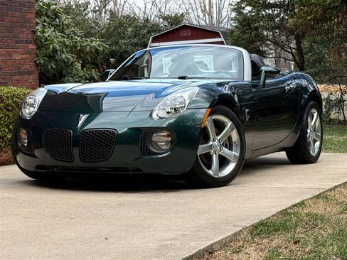 Used 2008 Pontiac Solstice GXP w/ Premium Package image 14