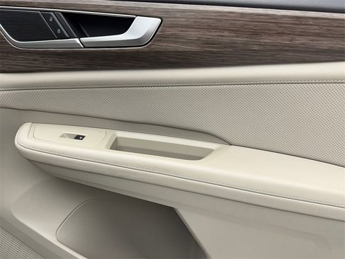 Used 2025 Volkswagen Atlas SEL image 47