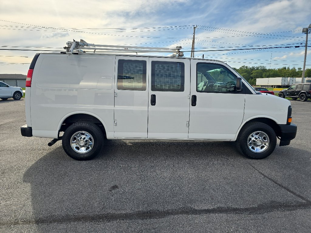 Used 2017 Chevrolet Express 2500 RWD image 5