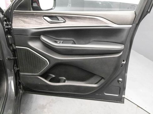 Used 2022 Jeep Grand Cherokee L Limited image 44