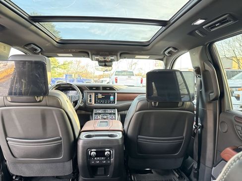 Used 2023 GMC Yukon Denali Ultimate image 21