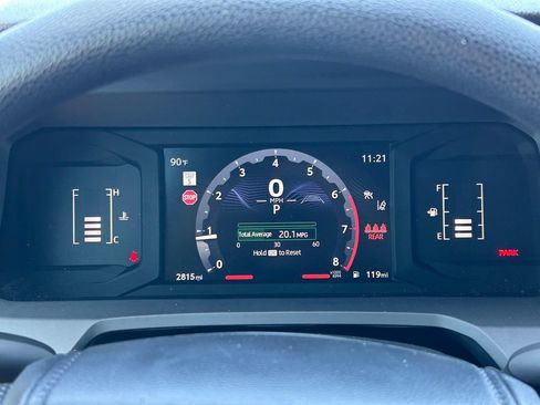 Certified 2025 Toyota Tacoma SR5 AWD/4WD image 31