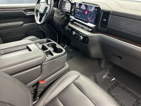 Used 2025 GMC Sierra 1500 SLT AWD/4WD image 14