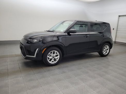 Used 2025 Kia Soul S FWD image 2