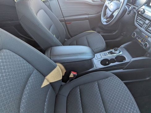 Used 2025 Ford Escape Active image 11