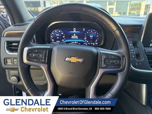 Used 2023 Chevrolet Suburban Premier image 11