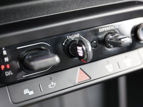 Used 2025 MINI Cooper 2-Door Hardtop image 25