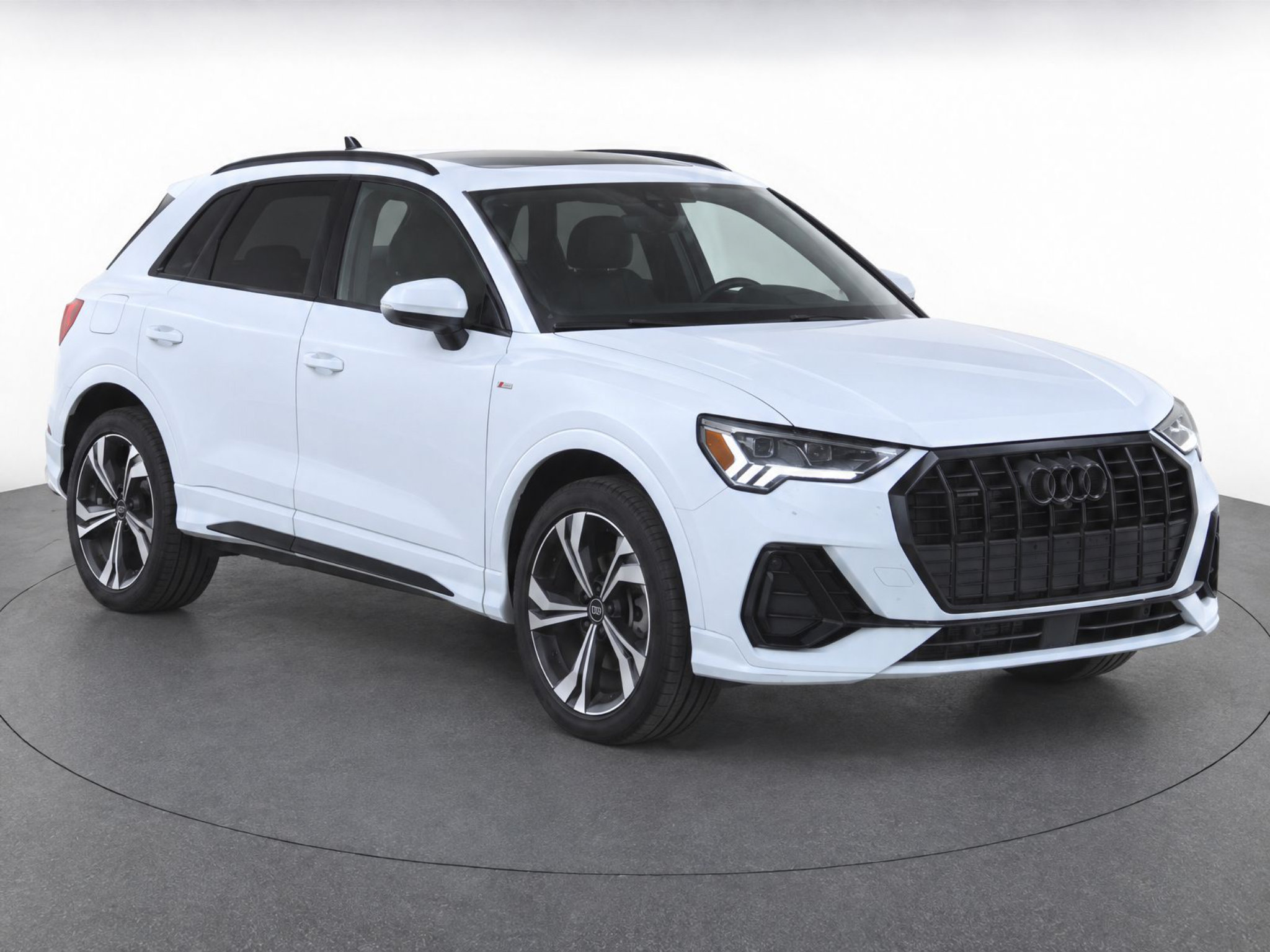 Used 2023 Audi Q3 2.0T Premium Plus AWD/4WD image 4