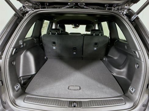 New 2026 Jeep Grand Cherokee Altitude image 19
