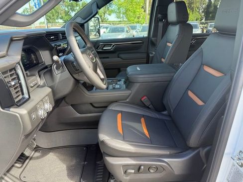 New 2026 GMC Sierra 2500 AT4 w/ AT4 Premium Plus Package AWD/4WD image 11