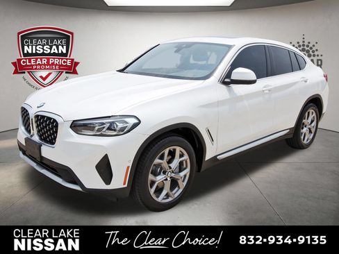 Used 2024 BMW X4 xDrive30i AWD/4WD image 3