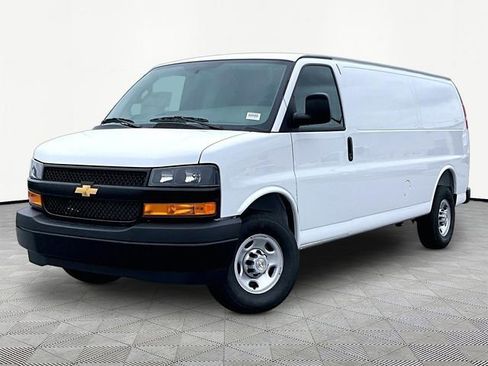 New 2026 Chevrolet Express 3500 Extended RWD image 3