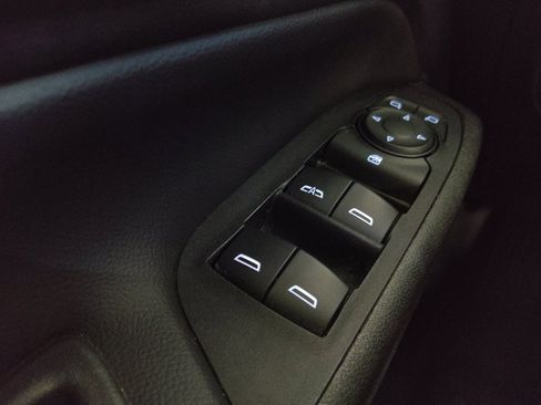 Used 2019 Chevrolet Equinox LT FWD image 27