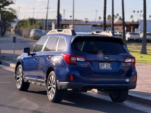 Used 2015 Subaru Outback 2.5i Limited AWD/4WD image 3