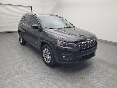 Used 2019 Jeep Cherokee Latitude Plus w/ Cold Weather Group AWD/4WD image 13