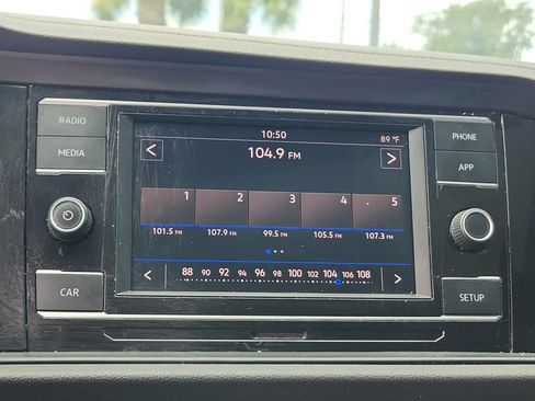 Used 2019 Volkswagen Jetta SE w/ Cold Weather Package FWD image 28