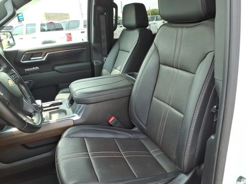Used 2023 Chevrolet Silverado 1500 High Country AWD/4WD image 23