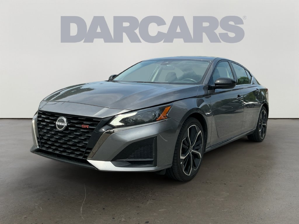 Used 2024 Nissan Altima 2.5 SR FWD image 3