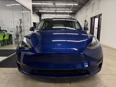 Used 2023 Tesla Model Y Long Range image 2
