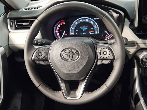 Certified 2025 Toyota RAV4 XLE Premium FWD image 27