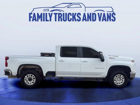 Used 2020 Chevrolet Silverado 2500 LT w/ Z71 Off-Road Package image 5