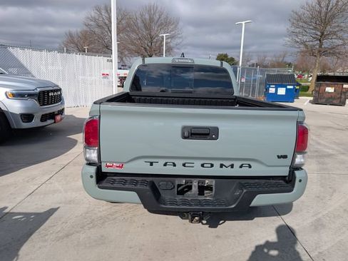 Used 2023 Toyota Tacoma TRD Sport w/ Technology Package image 15