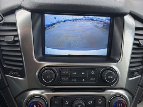 Used 2019 Chevrolet Suburban LT w/ Luxury Package image 17