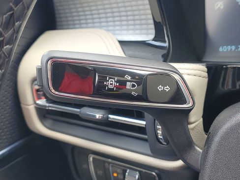 Used 2025 Lincoln Corsair AWD w/ Equipment Group 101A image 24