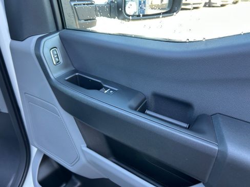 New 2026 Ford F550 4x4 Crew Cab image 36