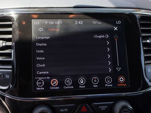 Used 2021 Jeep Grand Cherokee Laredo X RWD image 32