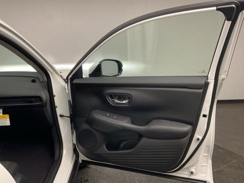 New 2026 Honda HR-V LX image 23