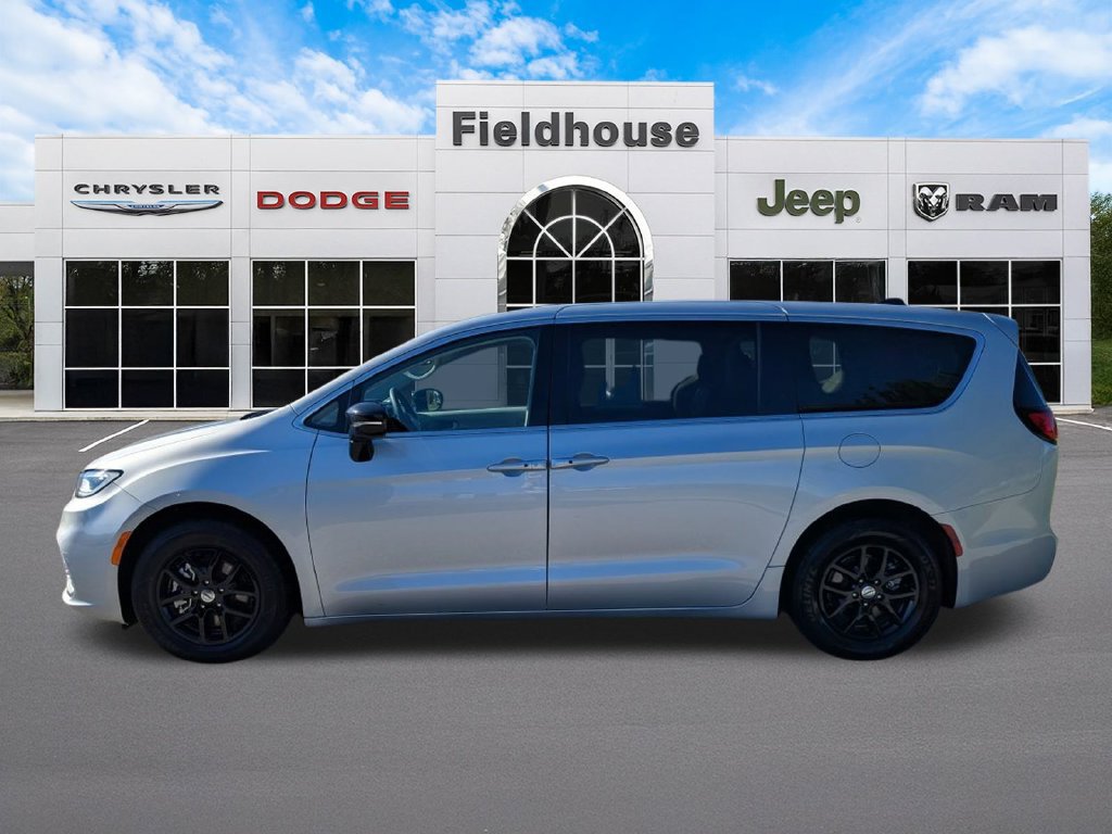 Used 2024 Chrysler Pacifica Touring-L FWD image 8