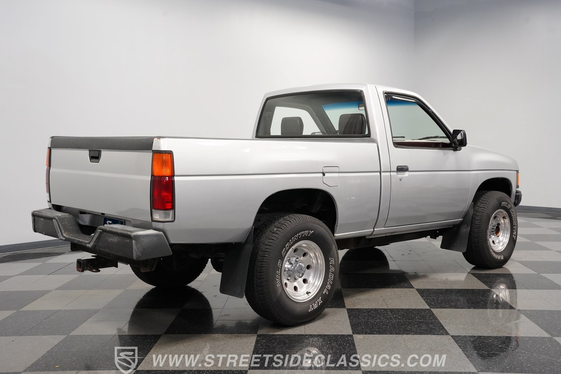 Used 1990 Nissan Pickup 4x4 Regular Cab image 13