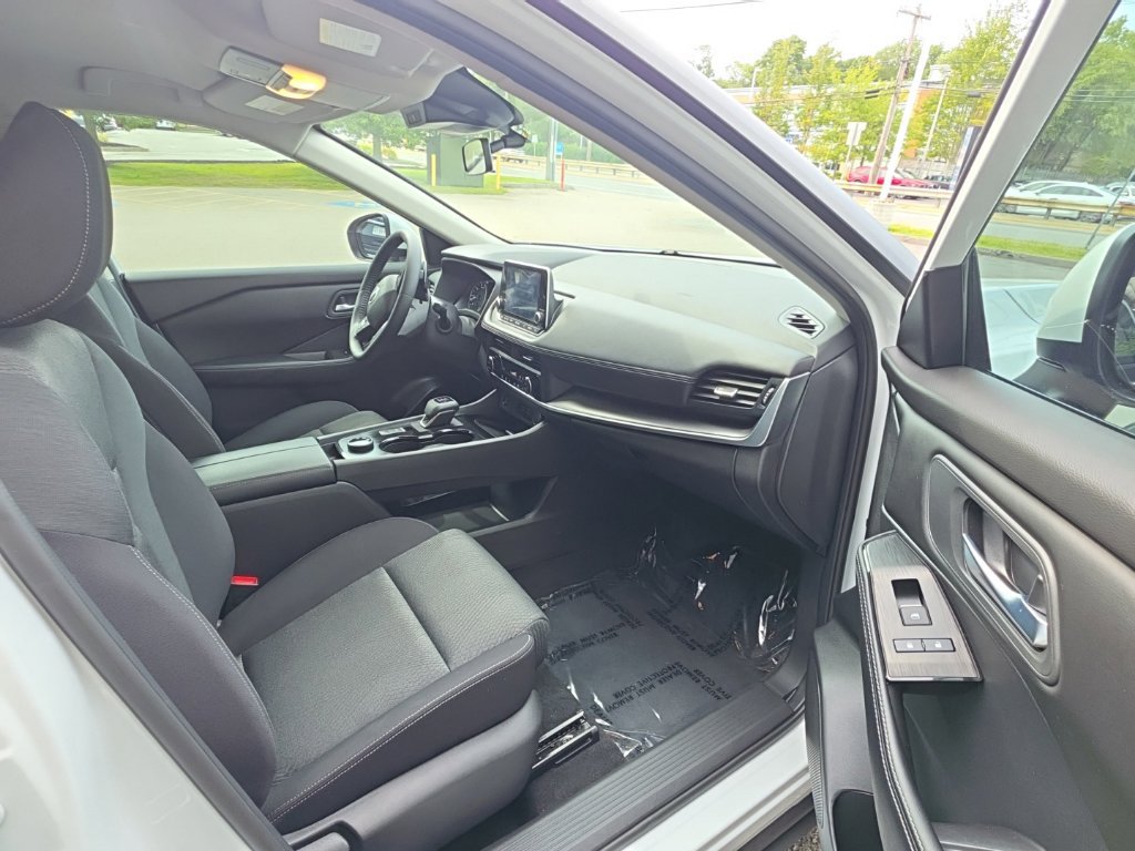 Certified 2026 Nissan Rogue SV AWD/4WD image 15