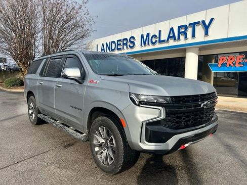 Used 2024 Chevrolet Suburban Z71 w/ Luxury Package image 2