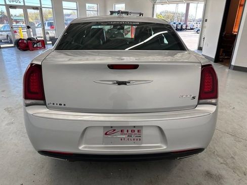 Used 2020 Chrysler 300 S RWD image 8
