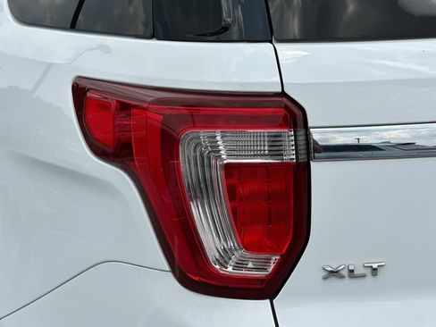 Used 2019 Ford Explorer XLT w/ Equipment Group 202A AWD/4WD image 28