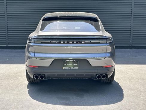 Certified 2025 Porsche Cayenne Coupe AWD/4WD image 4