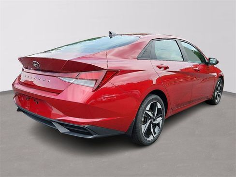 Used 2023 Hyundai Elantra SEL w/ Convenience Package image 6