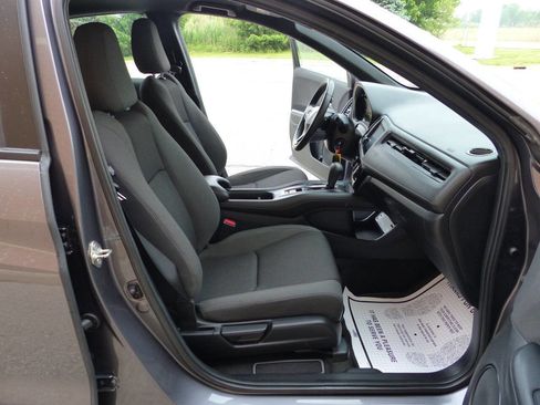 Used 2019 Honda HR-V Sport image 40